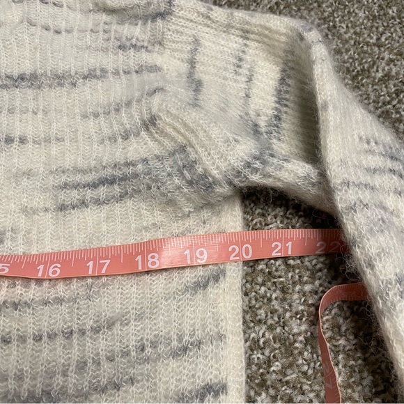 Everlane The Oversized Alpaca Crew - Picture 12 of 13